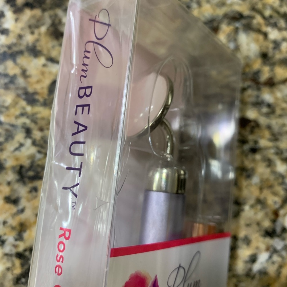 Plum Beauty Rose Quartz Vibrating Facial Massager - Purple with battery - Picture 3 of 10